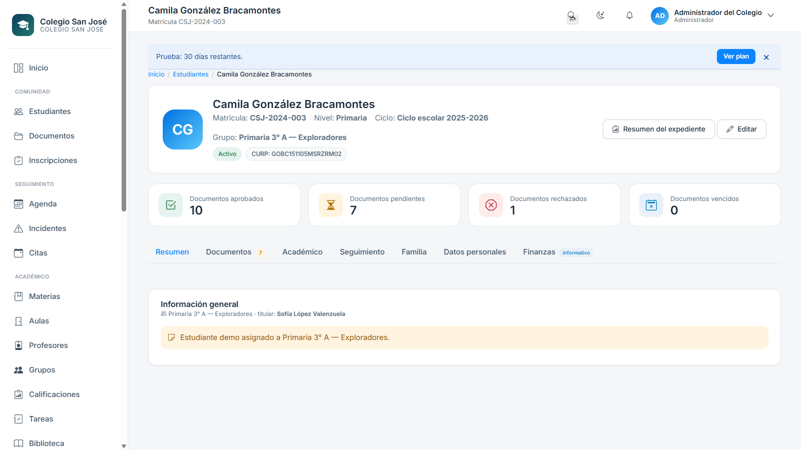 Expediente digital del alumno con documentos aprobados, pendientes y vencidos
